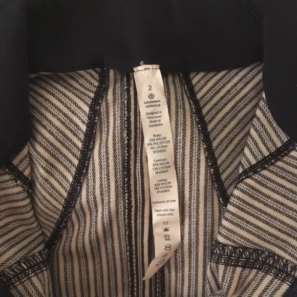Lululemon forme jacket sz 2. EUC. Blue and cream - Picture 5 of 5